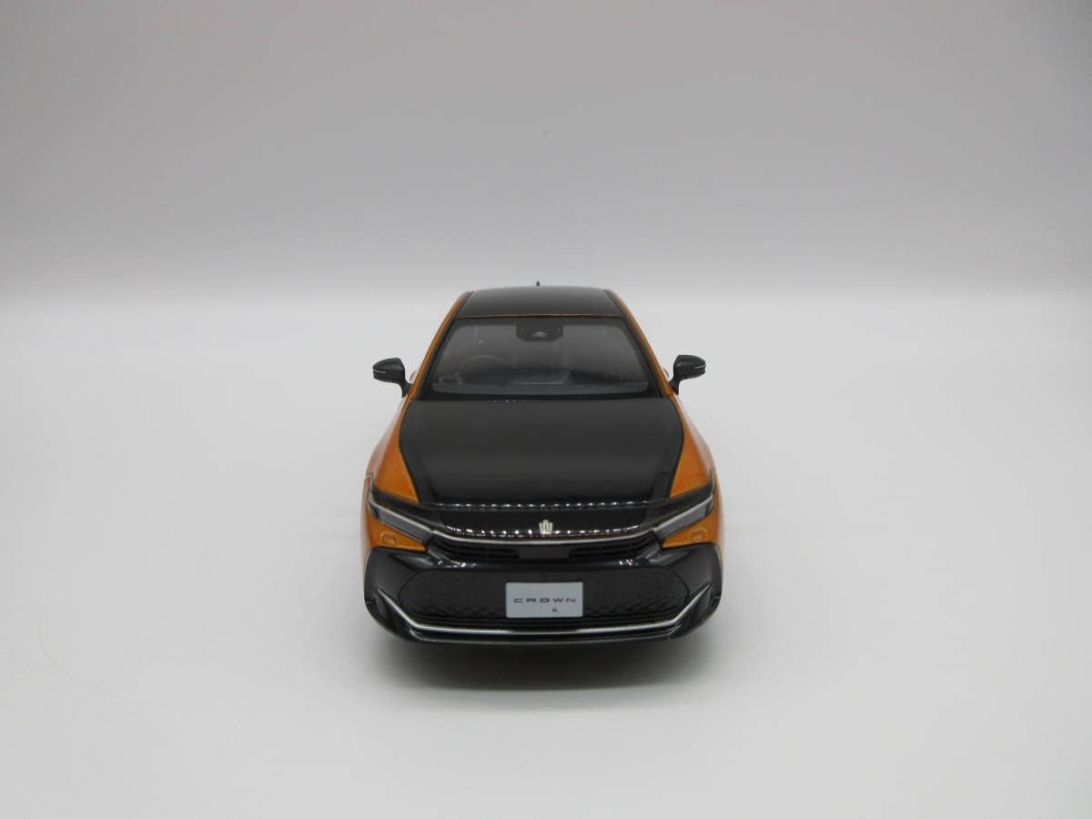 Amazon | 1/30 トヨタ 新型クラウンクロスオーバー CROSSOVER RS 専用