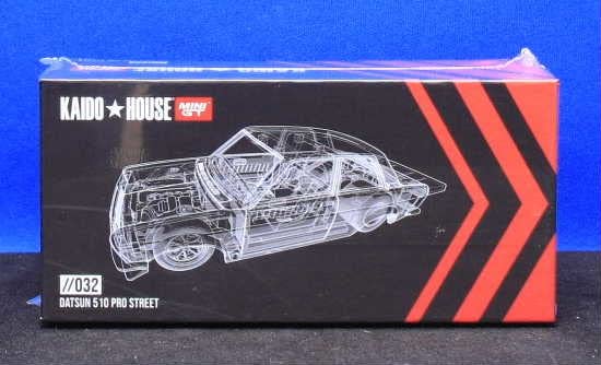 Amazon | 1/64 MINI-GT ダットサン 510 プロストリート ADVAN (左