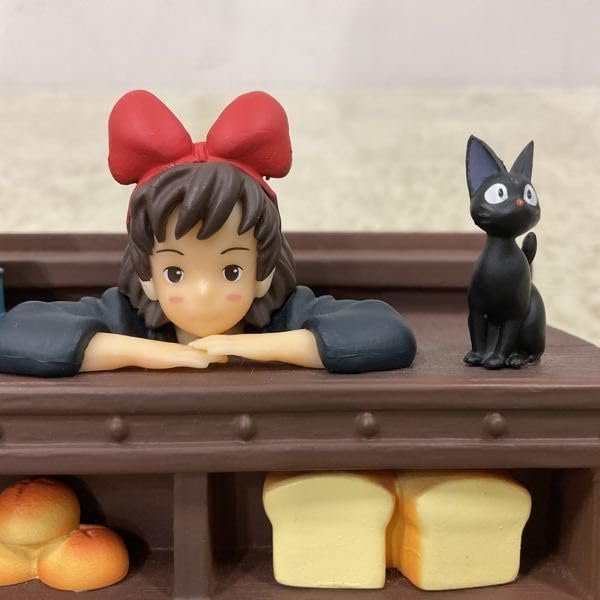 Amazon | 魔女の宅急便 万年カレンダー 昼下がりのお店番 | カレンダー