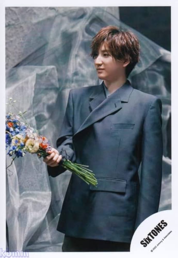 Amazon.co.jp: Six TONES 公式 生 写真（京本大我）ST00805 : おもちゃ