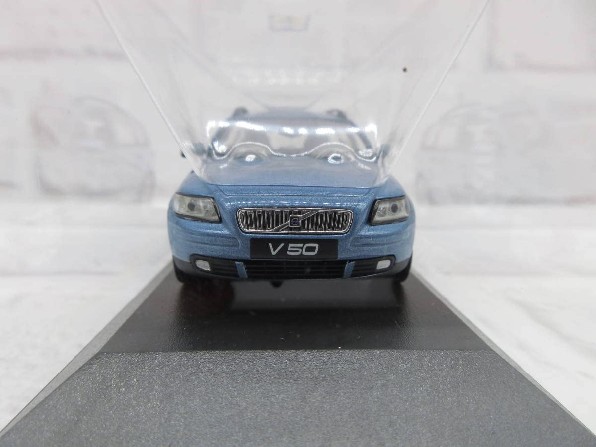 Amazon | ミニカー 1/43 ボルボ VOLVO V50 ライトブルー 水色