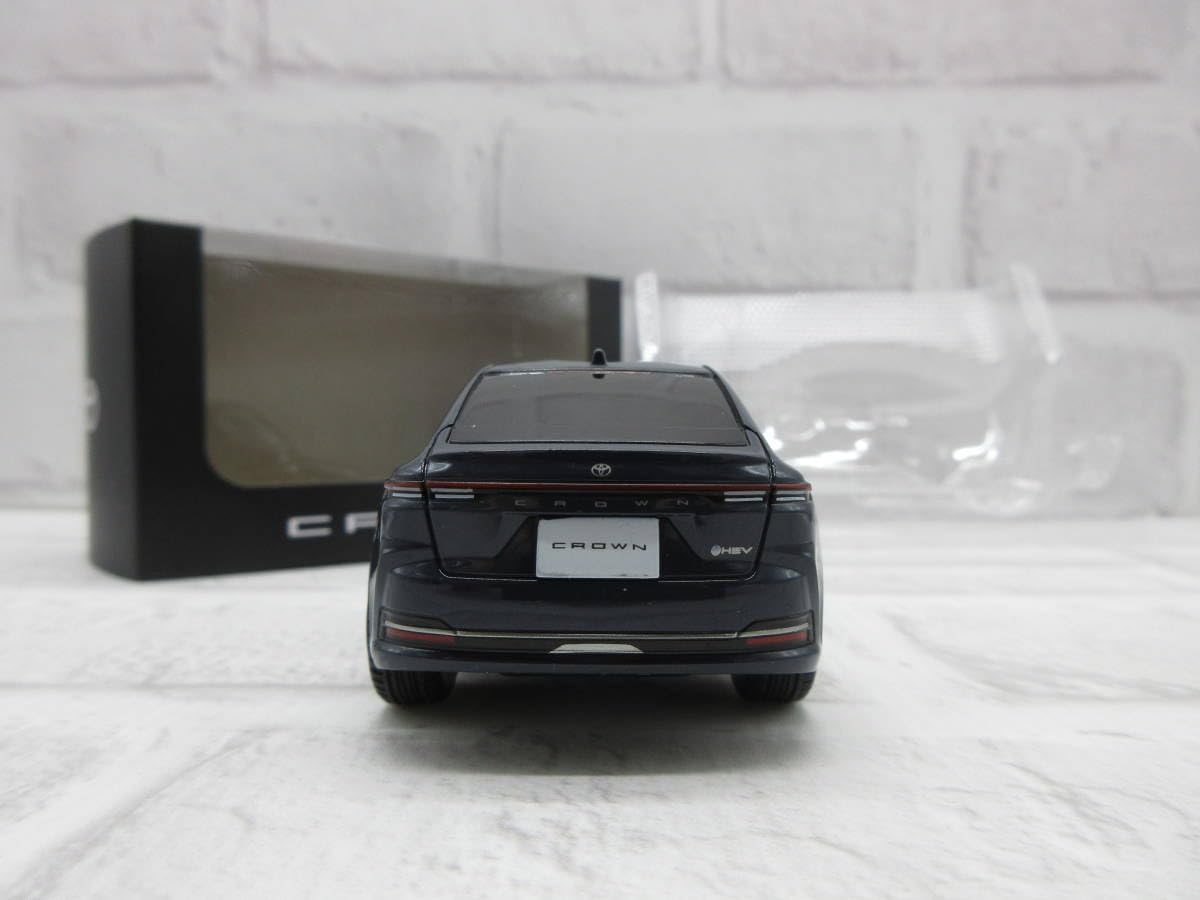 Amazon | ミニカー ミニカー 新型クラウン セダン マッシブグレー