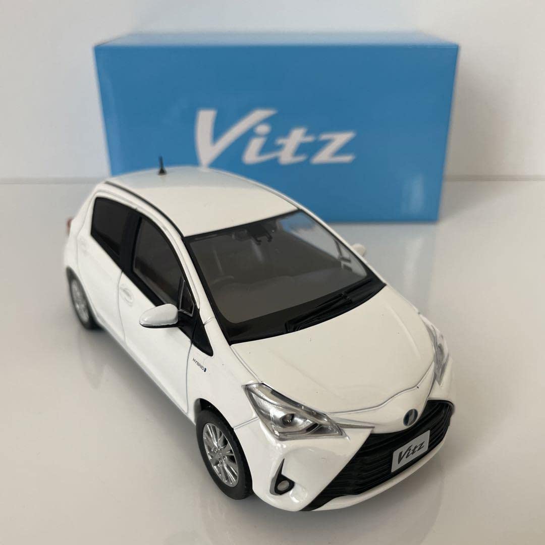 Amazon.co.jp: トヨタ ヴィッツ ミニカー カラーサンプル スーパー