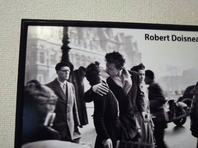 Amazon.co.jp: A4 額付き ポスター ロベールドアノー Robert Doisneau