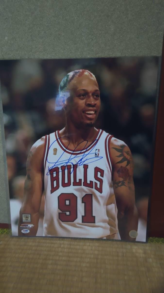 Amazon.co.jp: デニスロッドマン特大直筆サイン入り特大写真2 サイズ