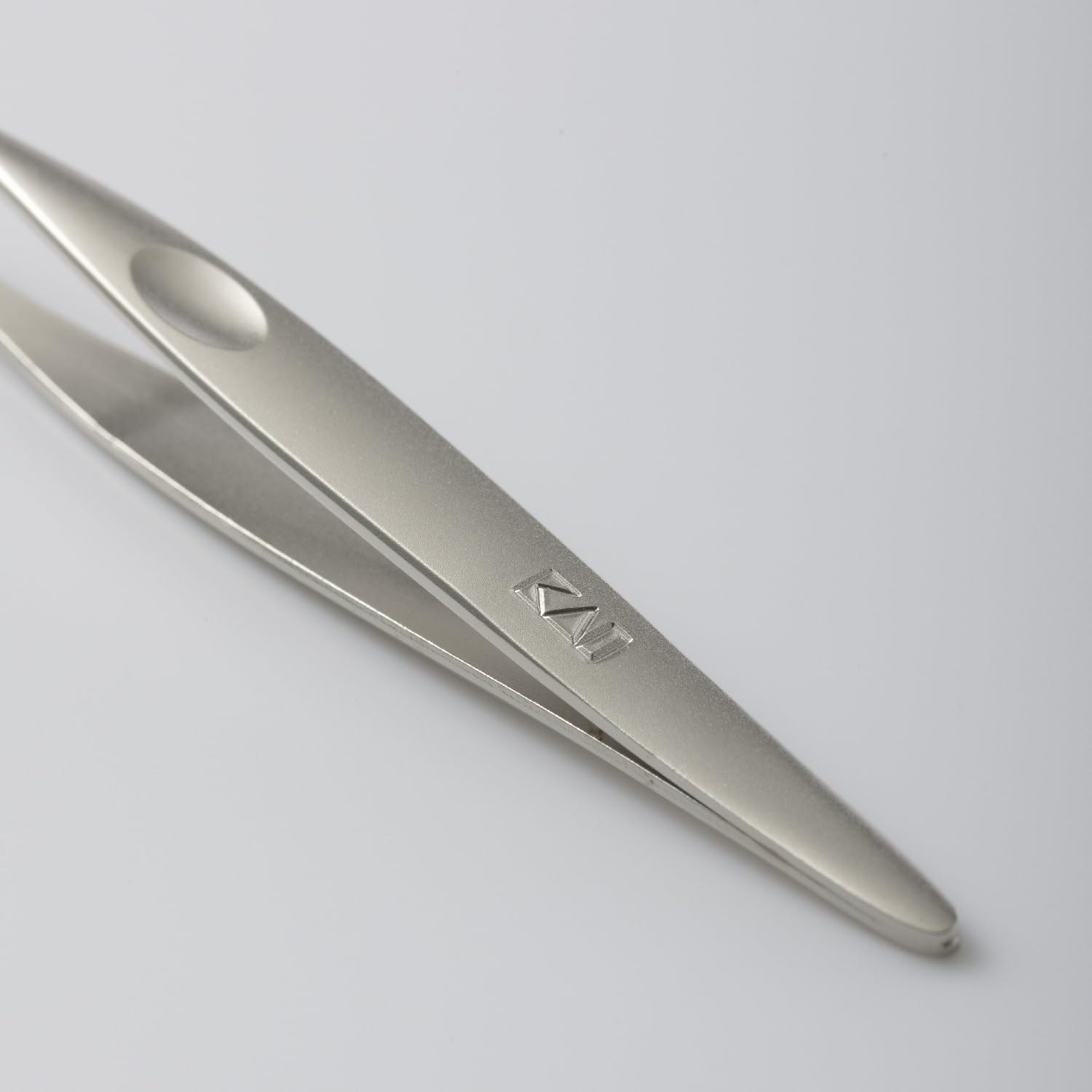 Amazon | 貝印 KAI Groom! 毛抜き 先斜 シルバー ピンセット用 くぼみ