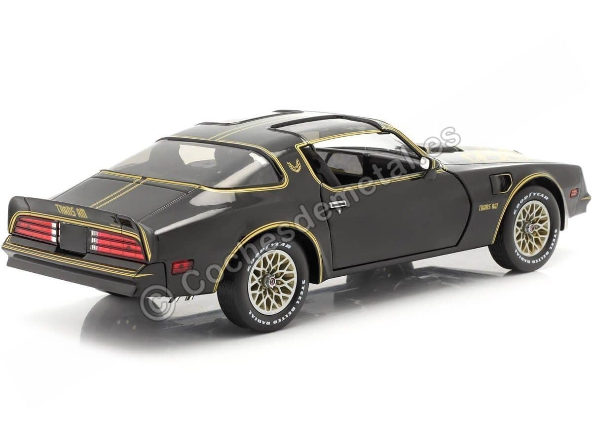 Amazon | グリーンライト 1/18 1977 ポンティアック ファイヤーバード