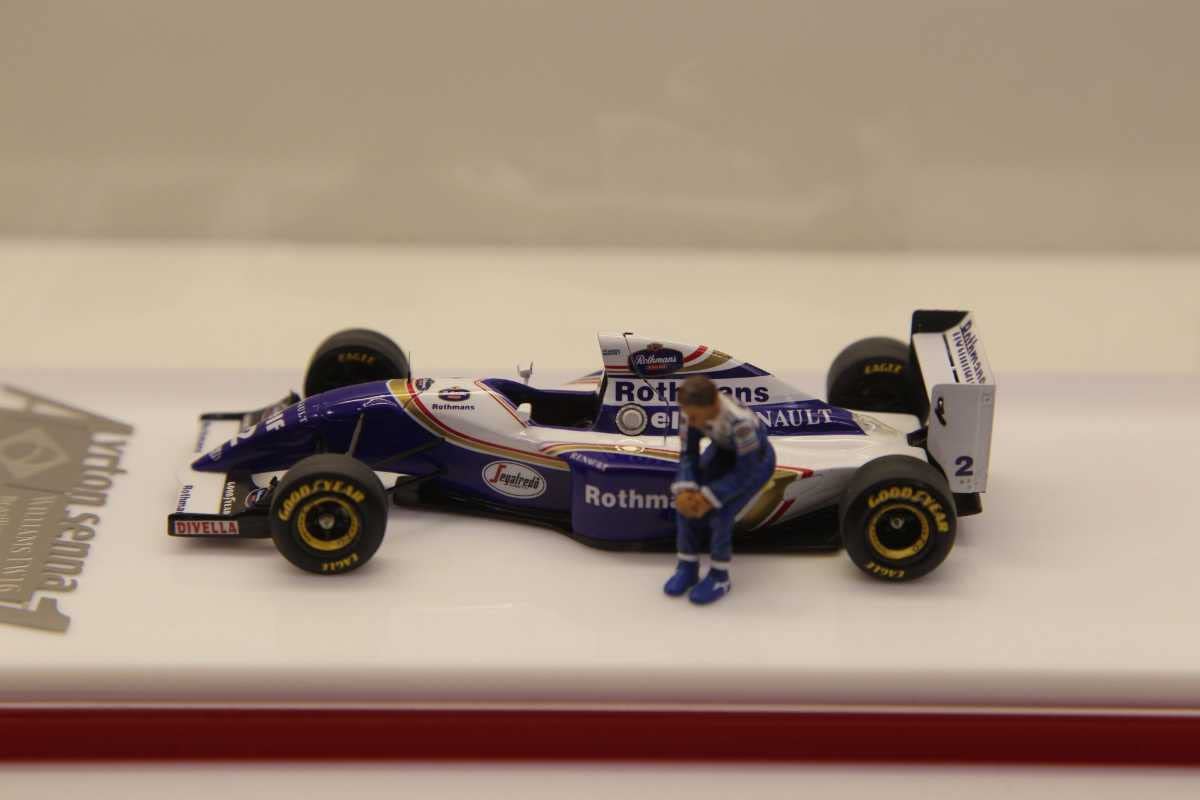 新品 1994体限定 アイルトン・セナ スタチュー 英雄アイルトン・セナが