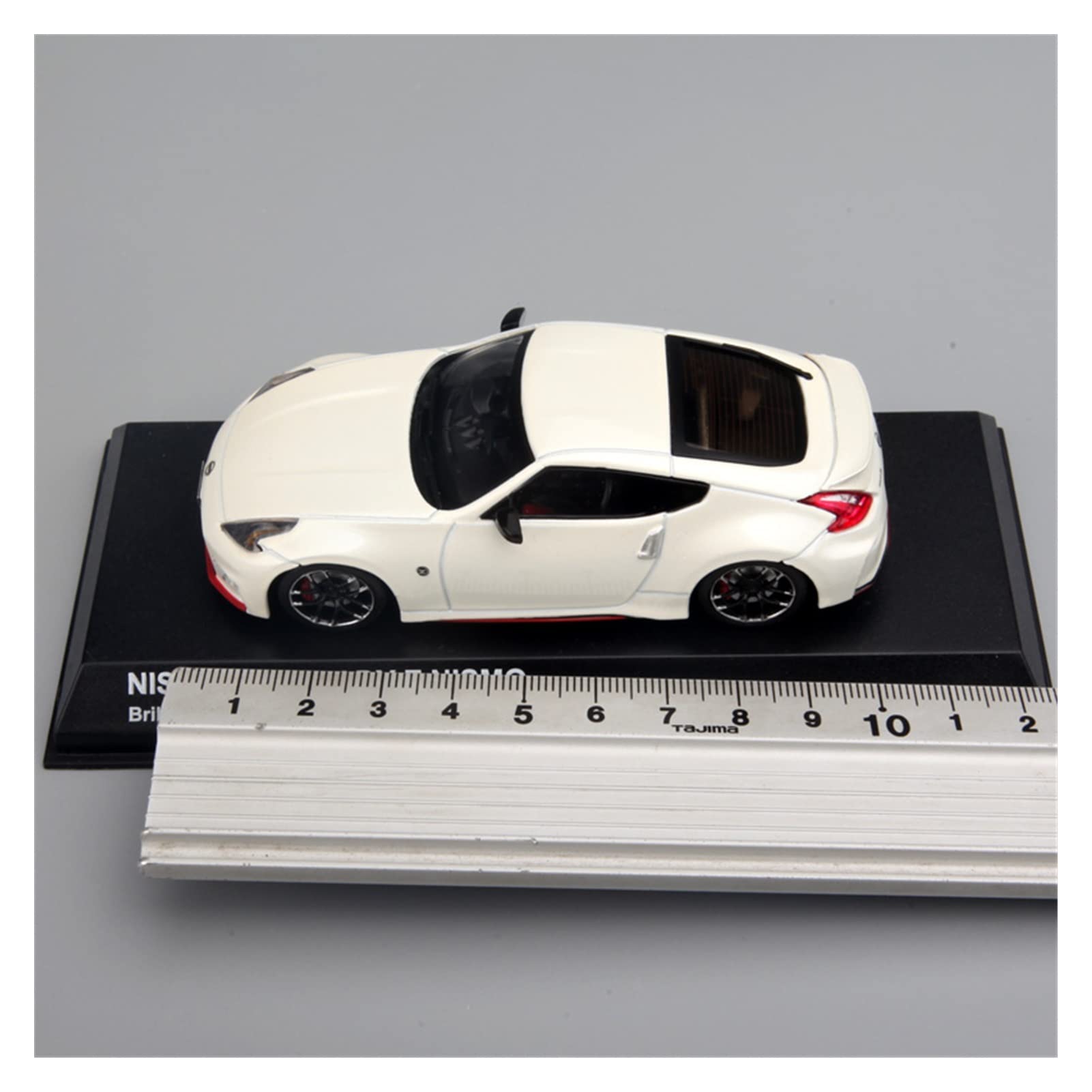 Amazon | ミニカー スケールモデルカー 1：43日産フェアレディZニスモ