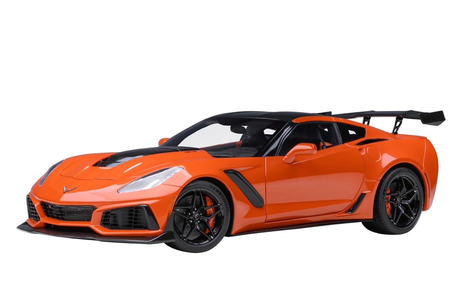 Amazon.com: AUTOart 2019 Chevrolet Corvette C7 ZR1 Sebring Orange