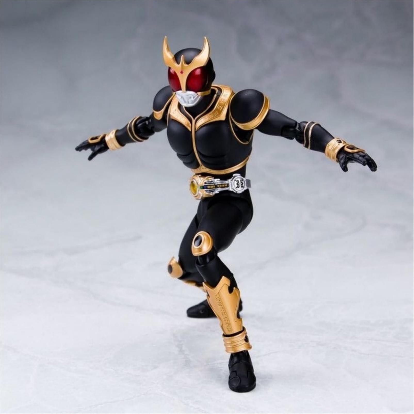 Amazon | フィギュア（真骨彫） 仮面ライダークウガ アルティメット