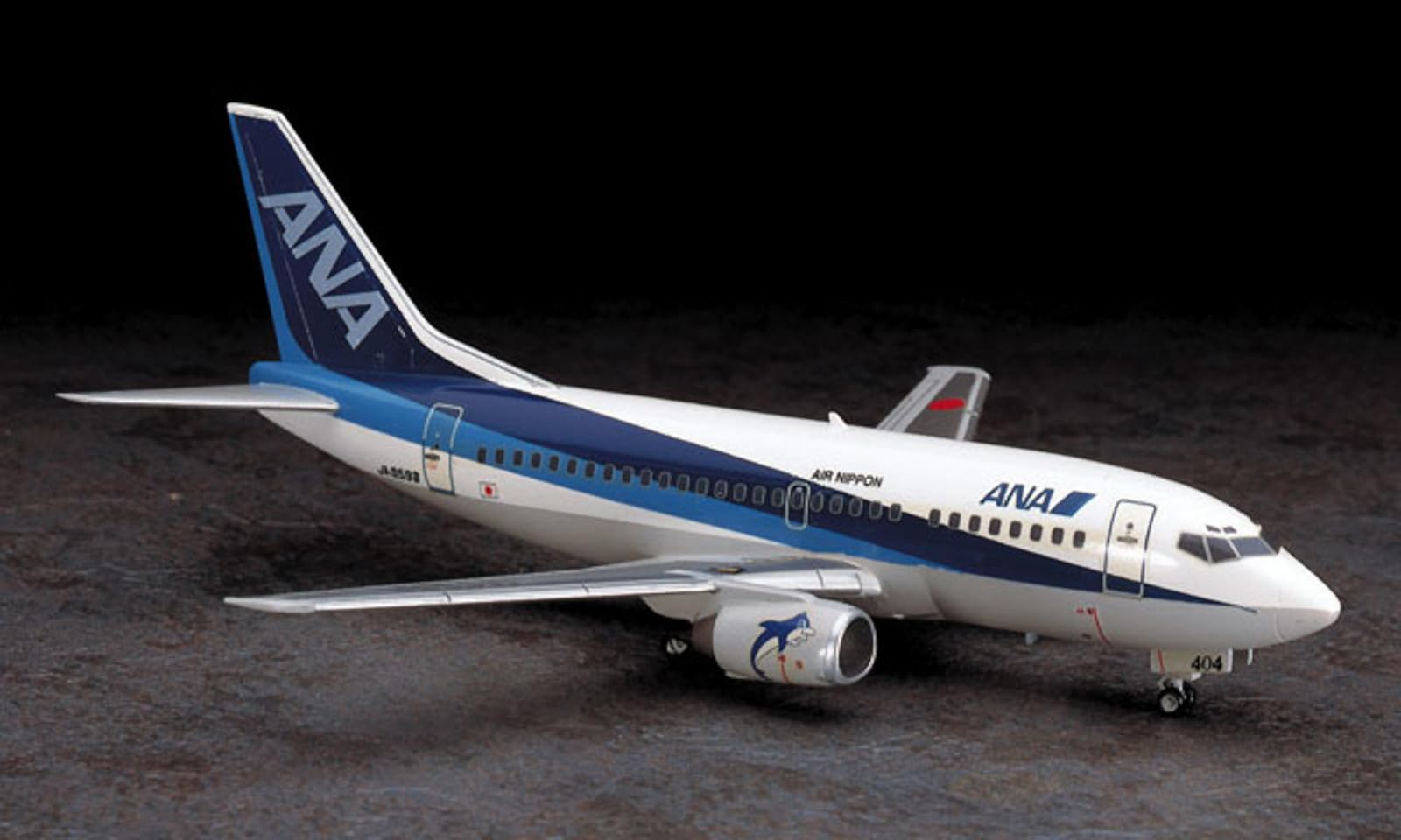 Amazon.com: HASEGAWA 10734 1/200 ANA B737-500 (japan import