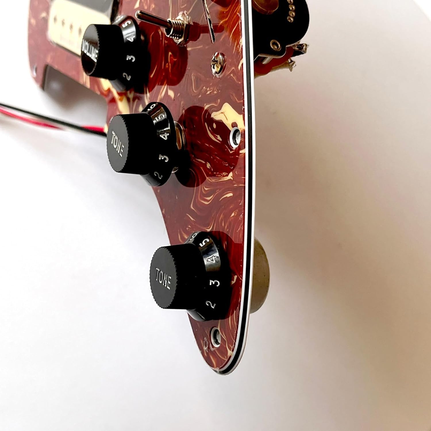 Amazon | 配線済みギターストラトピックガードセット SSH アルニコ 5