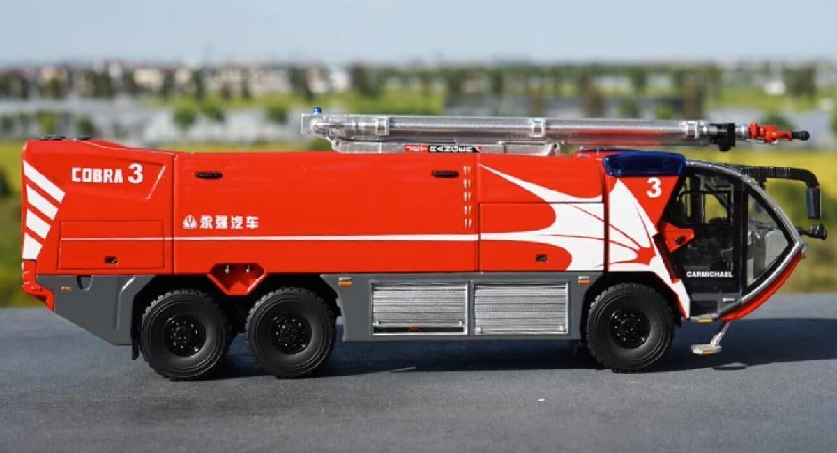 Amazon | △ 1/43 CARMICHAEL COBRA3 くうこう消防車 r | ミニカー