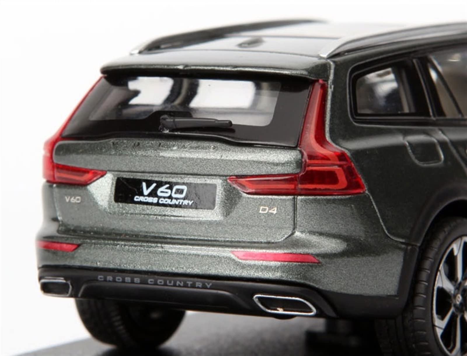 Amazon.co.jp: モデルカーのおもちゃ 1:43 ボルボ V60 クロススケール