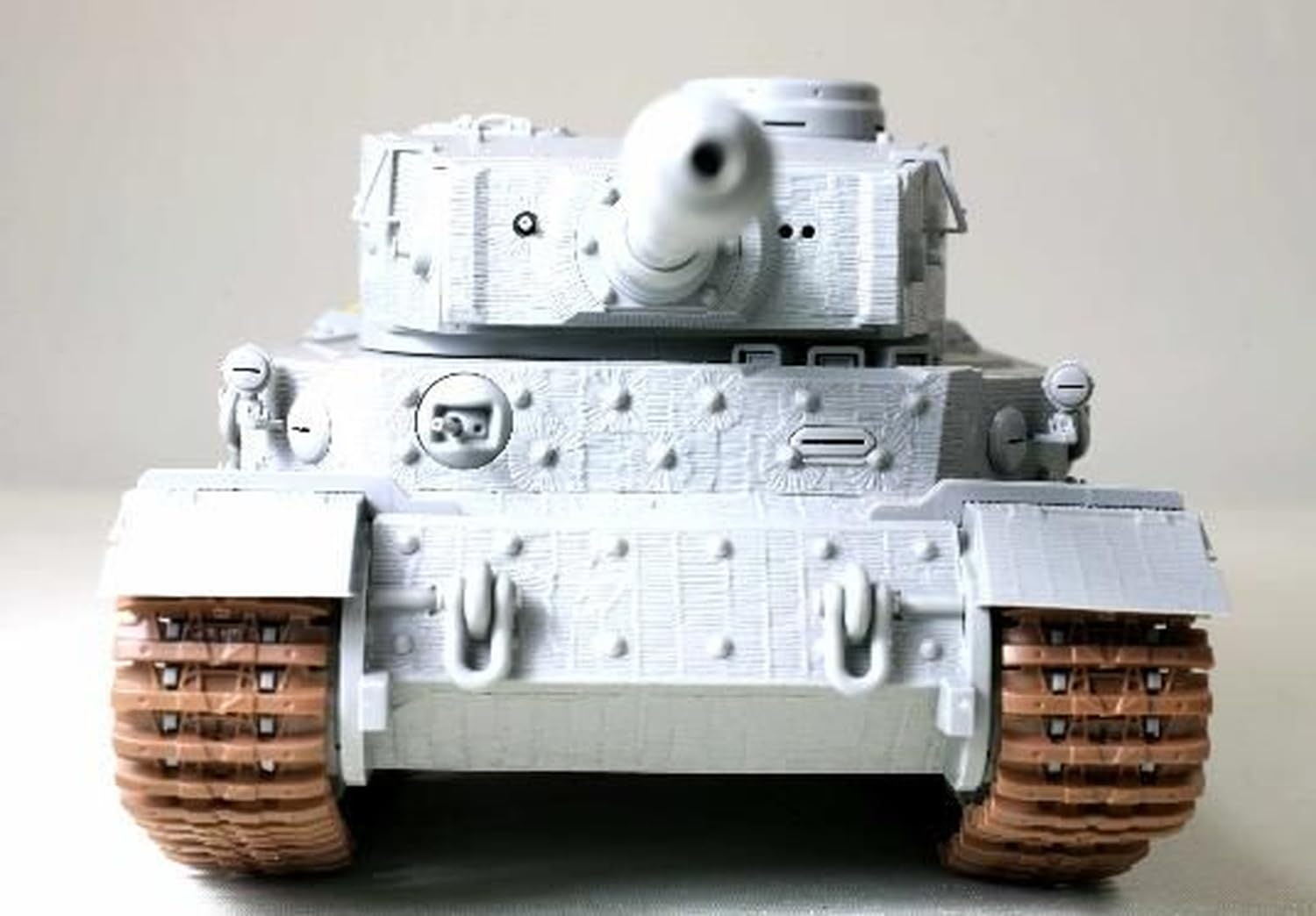 Amazon.com: Amusing Hobby AMH35A059 1/35 Tiger (P) 003 Tzinmerit