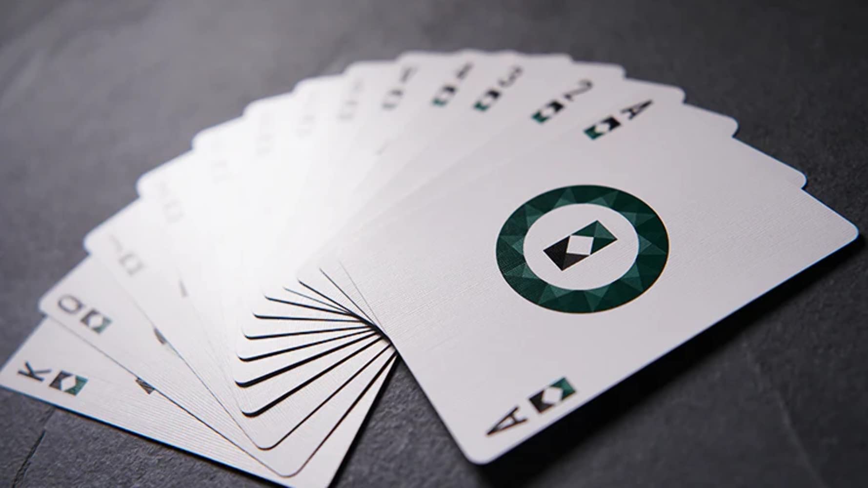 Amazon.co.jp: Virtuoso P1 限定版トランプ : おもちゃ