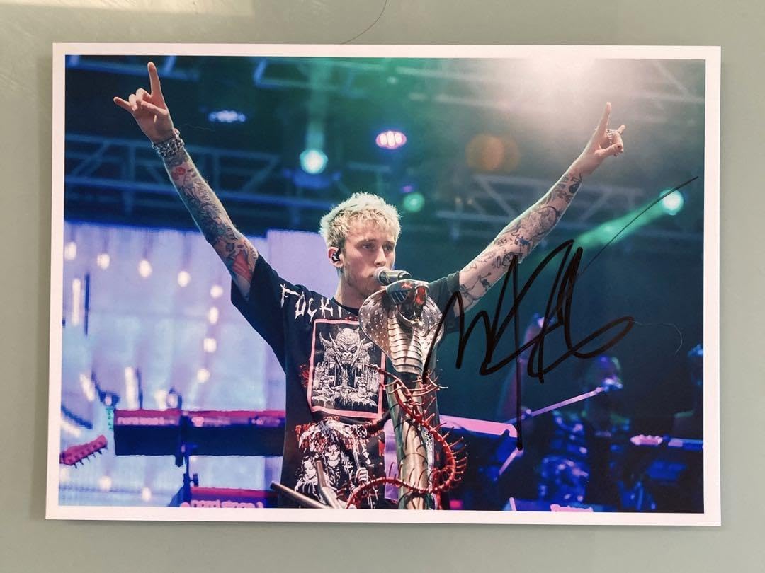 マシン・ガン・ケリー直筆サイン入り2Lサイズ写真…アメリカのラッパー