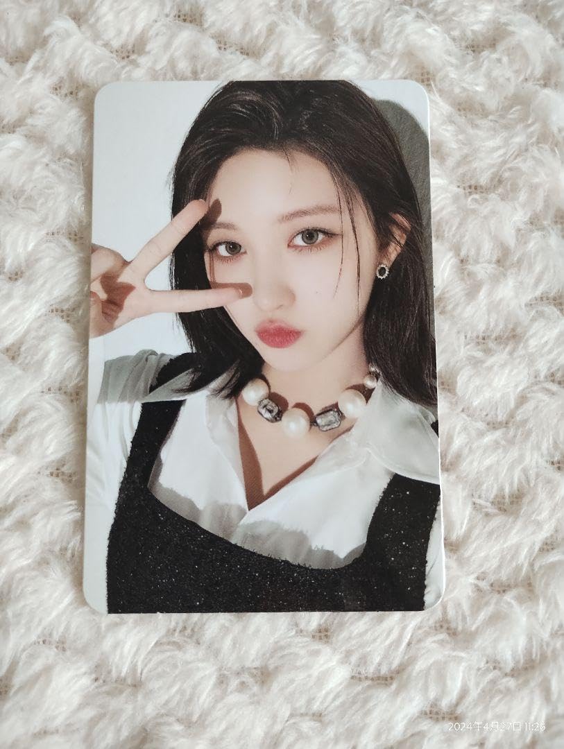 Amazon.co.jp: ive ガウル iam 封入トレカ : おもちゃ