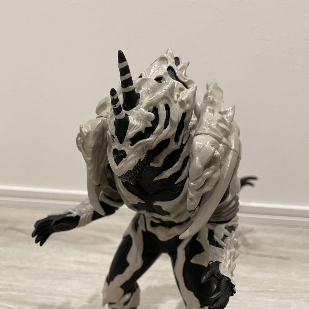 Amazon.co.jp: モンスターX ソフビ 2004年製 : おもちゃ