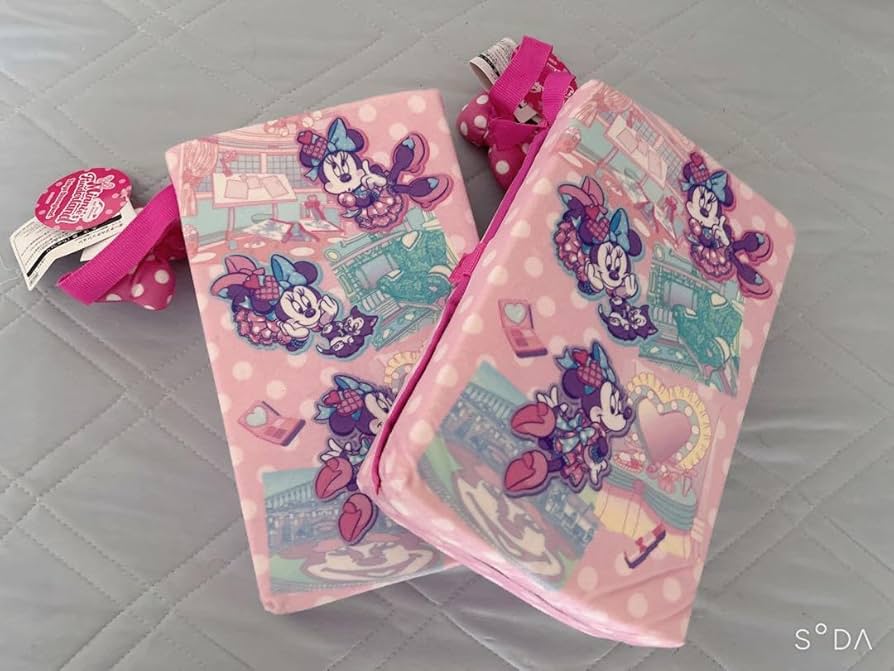 Amazon.co.jp: ミニーのファンダーランド ポータブルクッション2つ