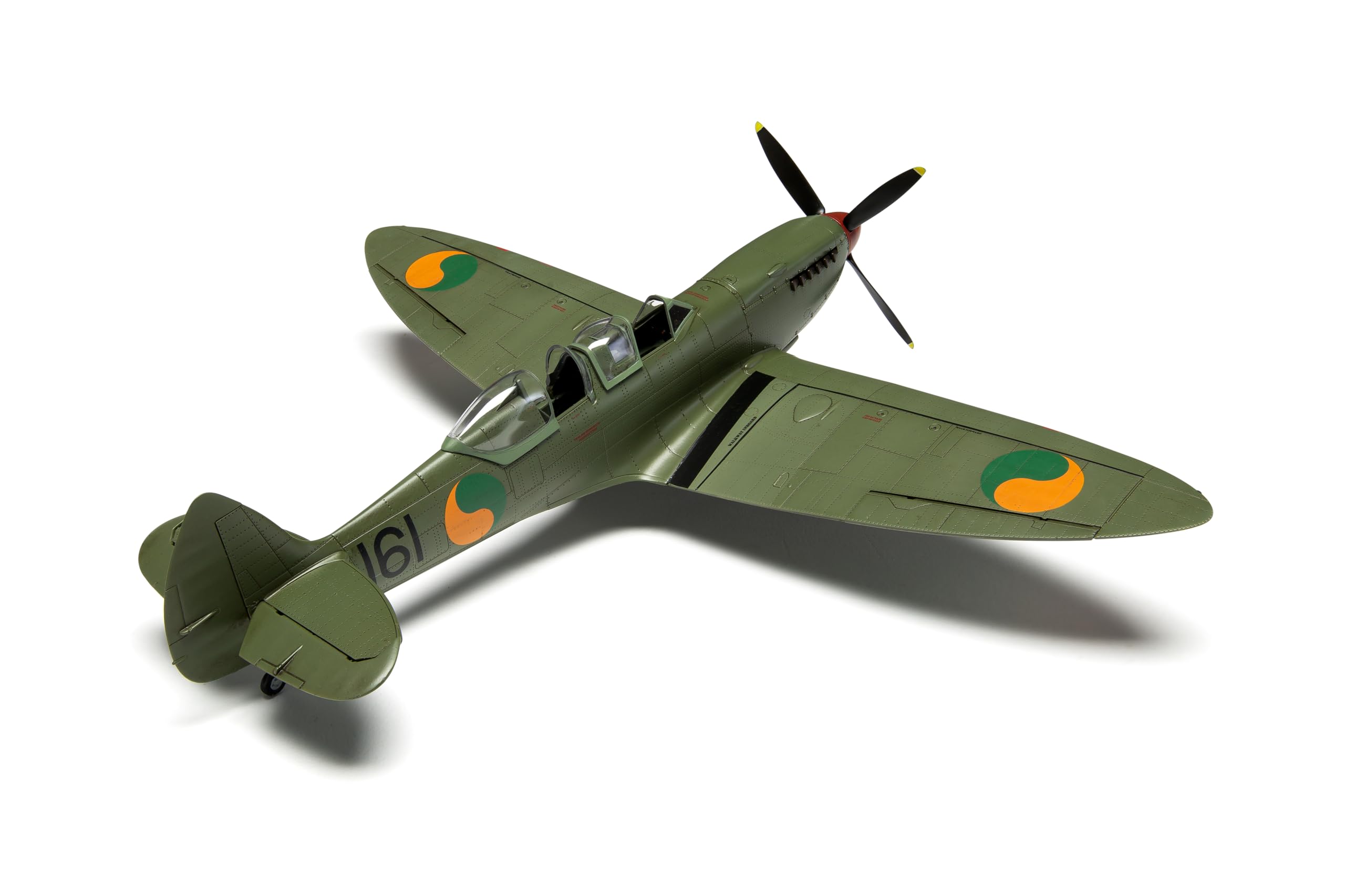 Amazon | エアフィックス 1/48 スーパーマリーン スピットファイア Tr