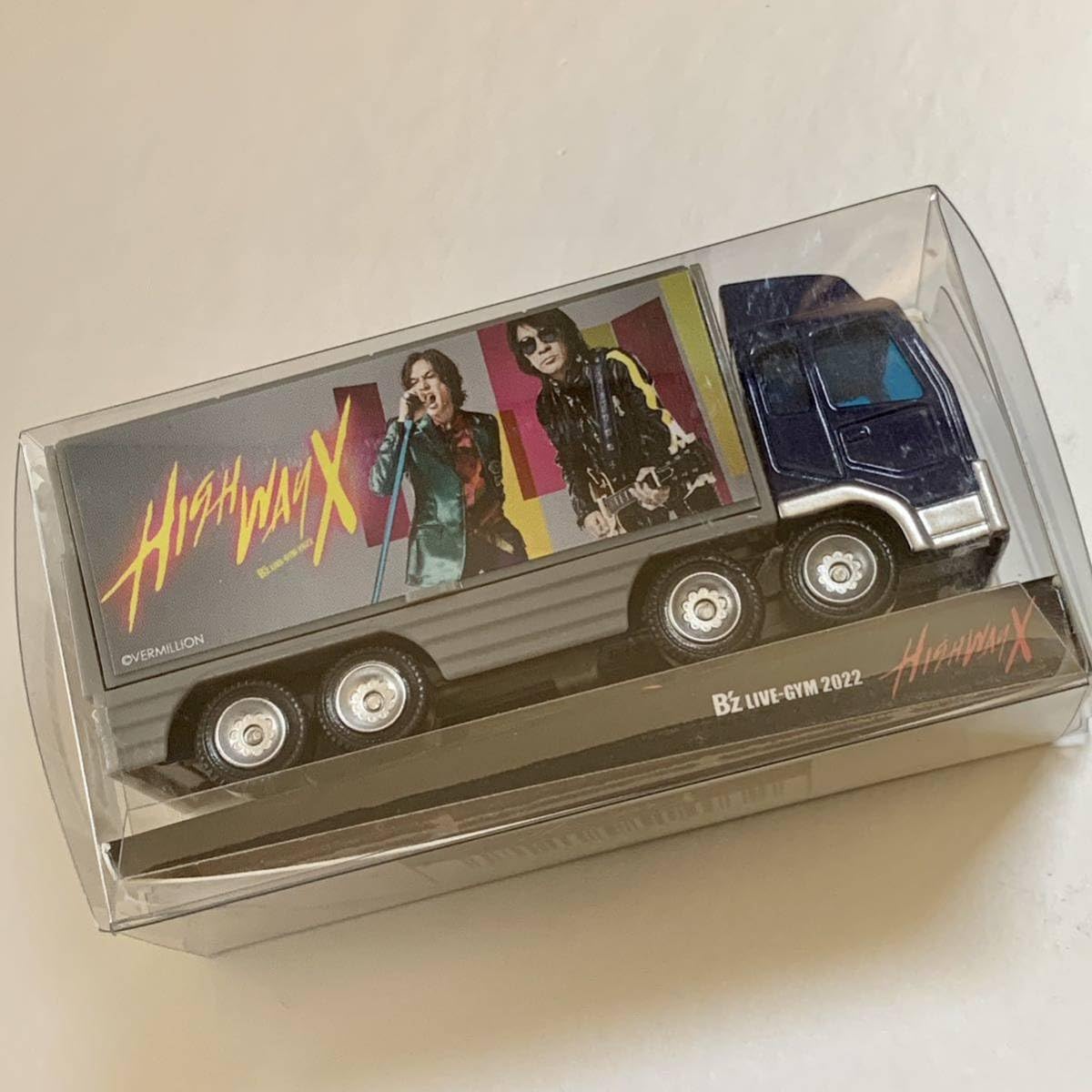 B'z ツアートラック Brotherhood B'z Official Website｜EXHIBITION