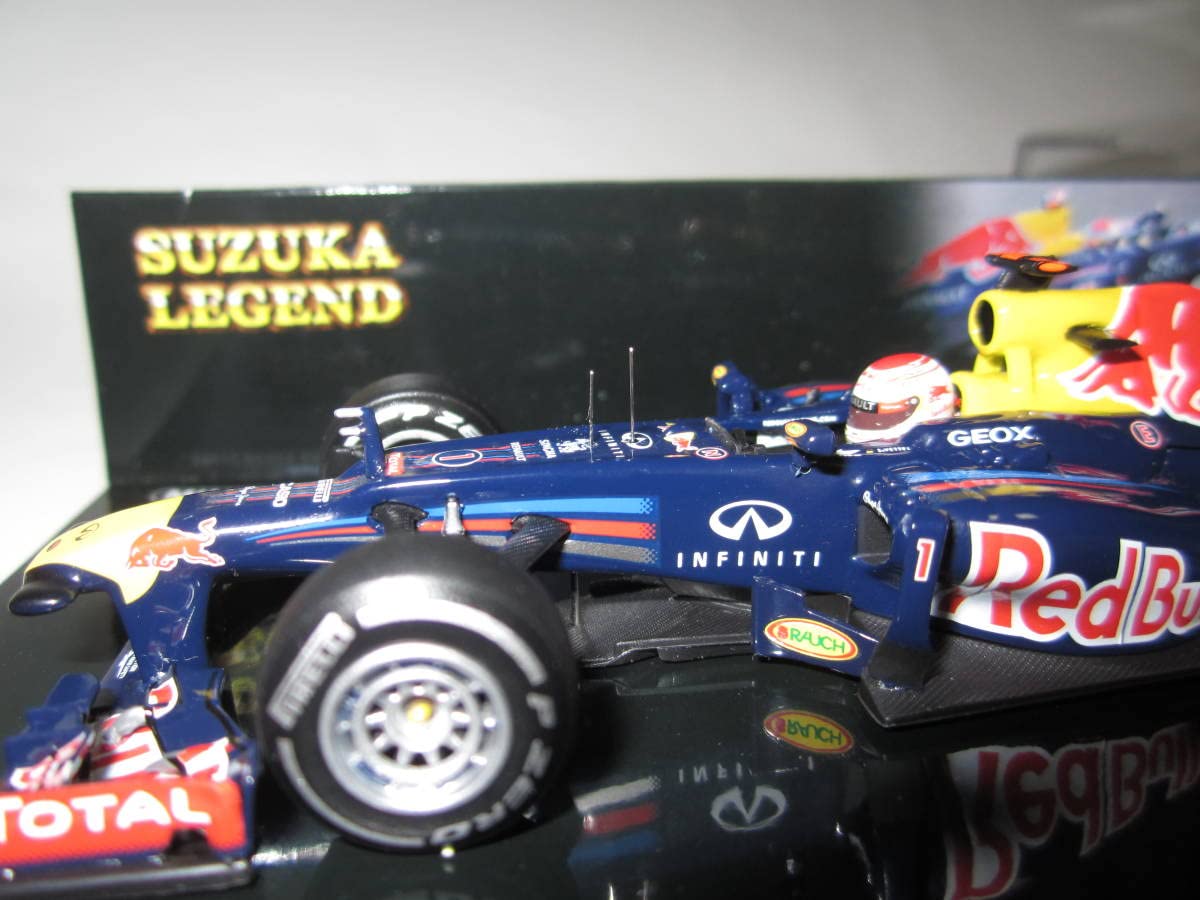 ミニチャンプス F1 1/43 レッドブルRB8 ベッテル鈴鹿レジェンド