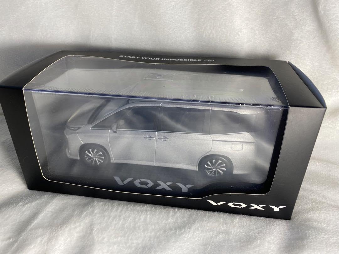 Amazon.co.jp: VOXYヴォクシー90系 ミニカー 1 30 メタルストリーム