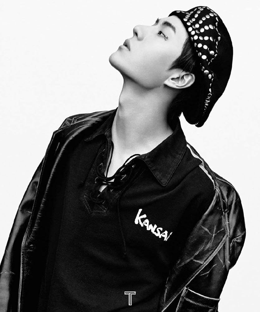 Amazon.co.jp: T CHINA 风尚志 王一博 雑誌 表紙 2021年2月期 (中国版