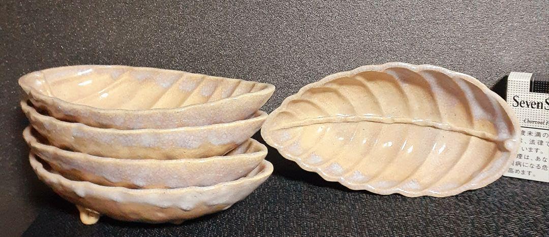 Amazon.co.jp: 萩焼九代三輪休雪三輪雪堂造 木の葉 向付 深皿 茶道具