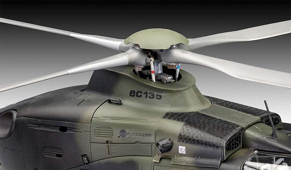 Amazon | ドイツレベル 1/32 ドイツ陸軍航空隊 EC 135 ヘリコプター