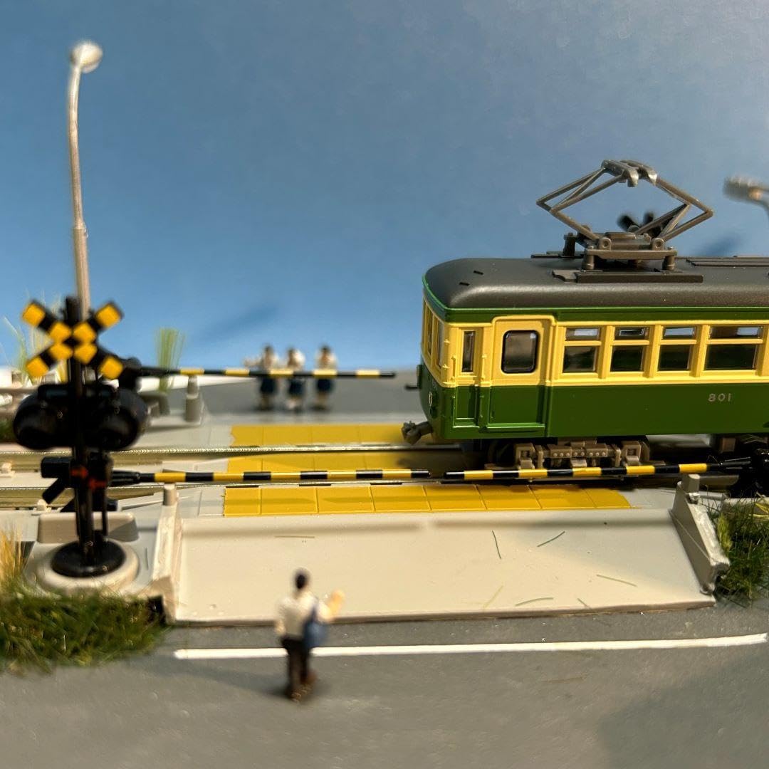 Amazon | 江ノ電 鎌倉高校前駅界隈・踏切 Nゲージ ジオラマ 鉄道模型