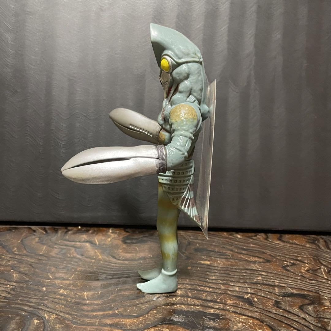 Amazon.co.jp: 初代バルタン星人 白タグ ソフビ ウルトラ怪獣シリーズ
