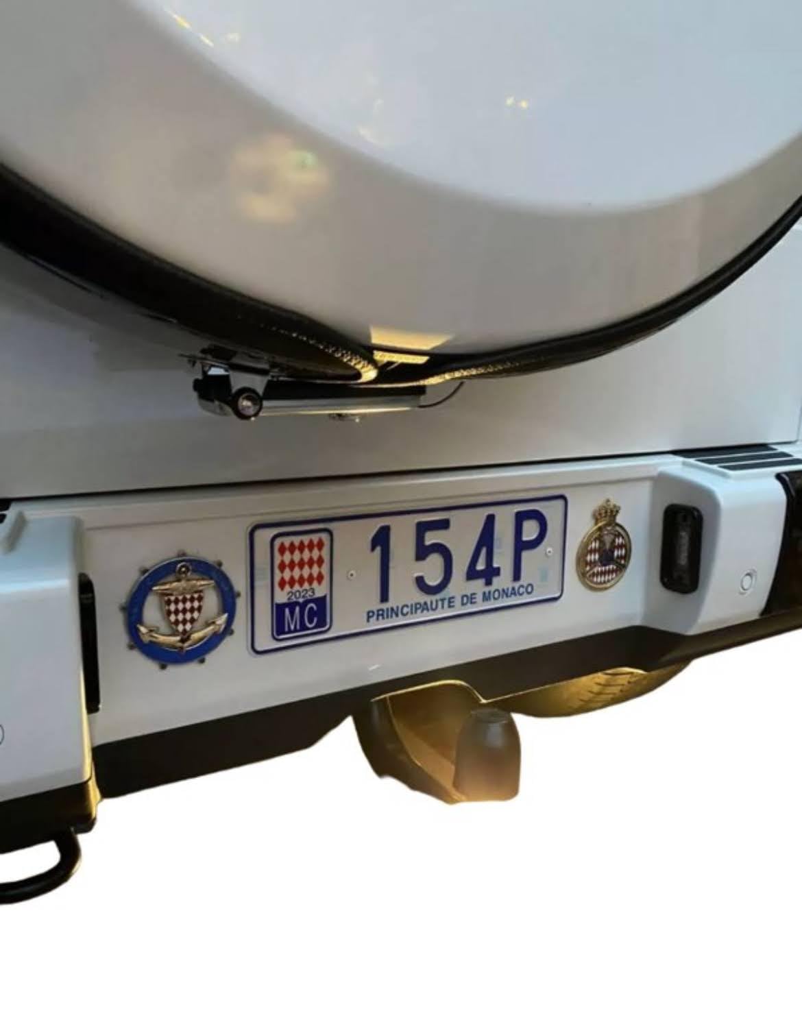 Amazon.co.jp: モナコ ヨットクラブ グリル バッジ カー バッチ 銀