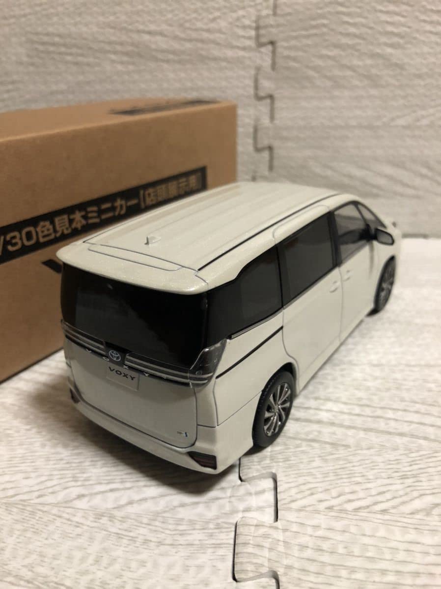 Amazon | 1/30 トヨタ 新型ヴォクシー S-Z VOXY 2022年モデル カラー