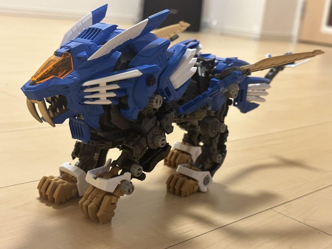 Amazon.co.jp: 未開封 ZOIDS ゾイド 40周年記念 AZ-01 ブレード
