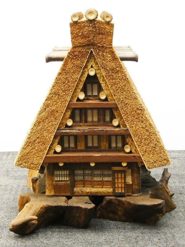 Amazon.co.jp: 大型木製茅葺屋根古民家照明付きオブジェ高さ約65cm置物