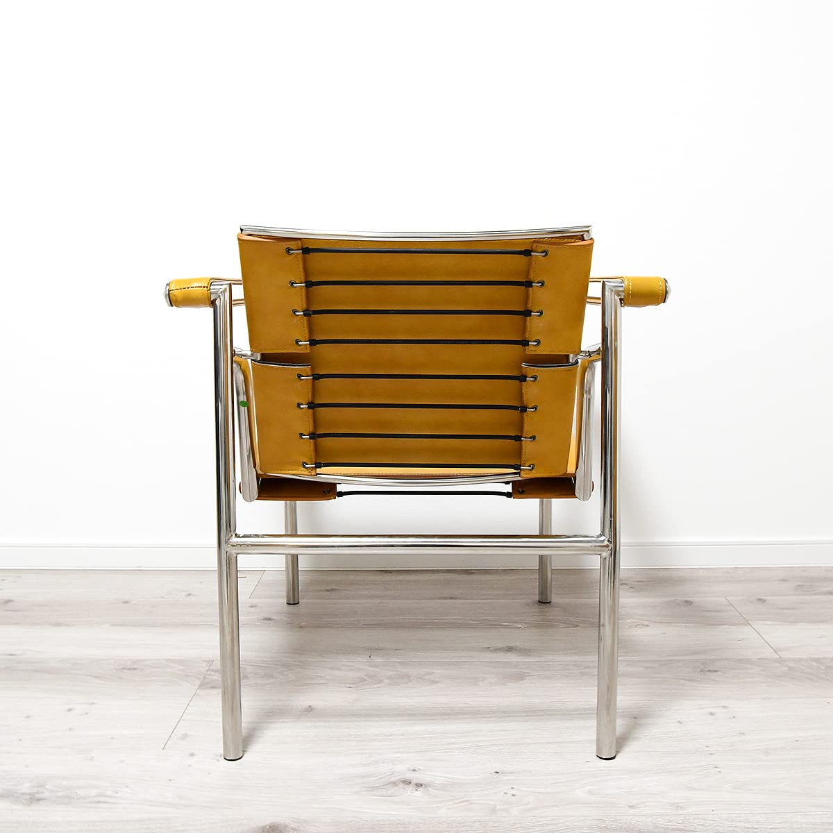 Amazon｜LC1スリングチェア レザー仕様 色タン ルコルビジェによる