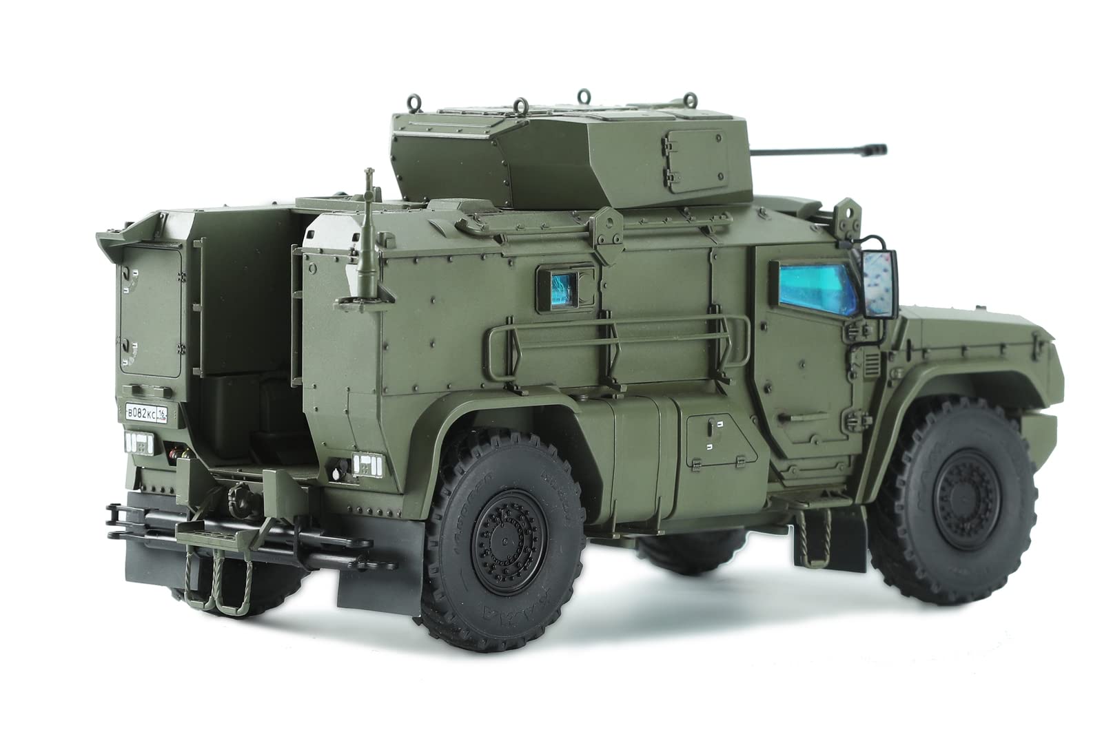 Amazon | 1/35 ロシア K-4386 タイフーン-VDV 装輪装甲車 MEN VS-014