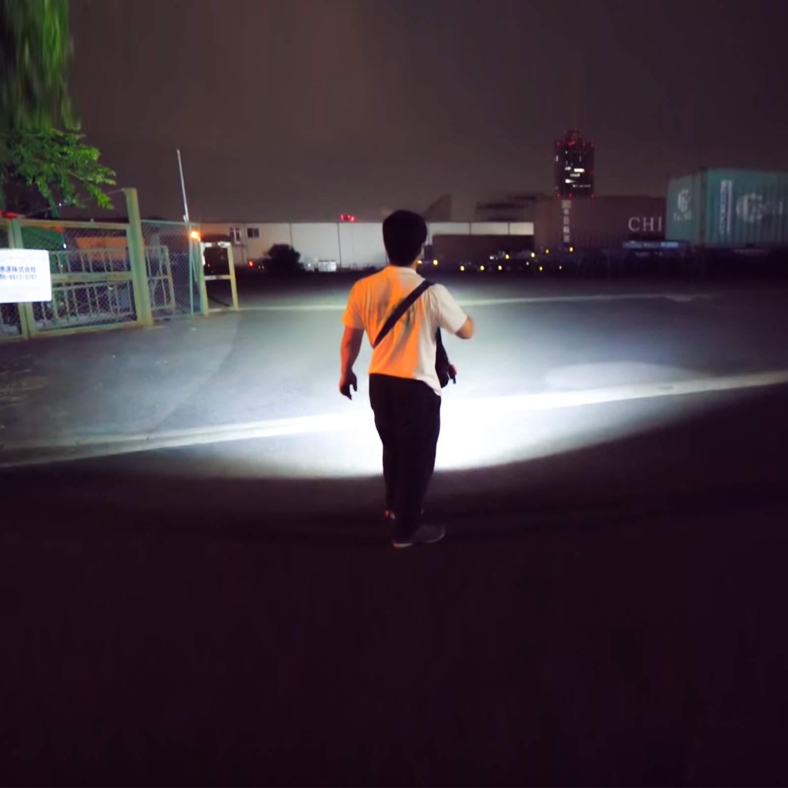 Amazon.co.jp: ThruNite TN50 強力な懐中電灯、高16000ルーメン超高