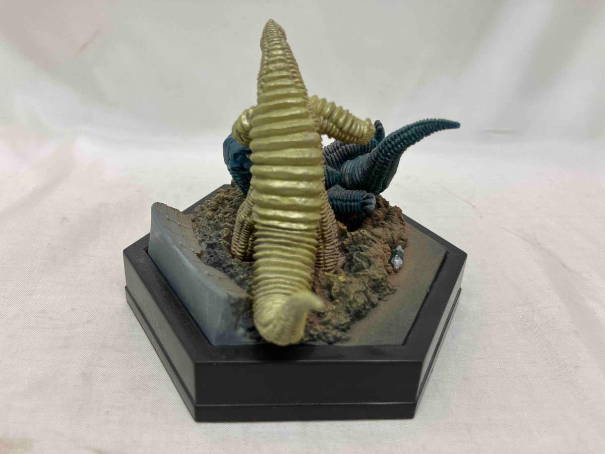 Amazon.co.jp: どくろ怪獣レッドキングvs青色発泡怪獣アボラス これぞ