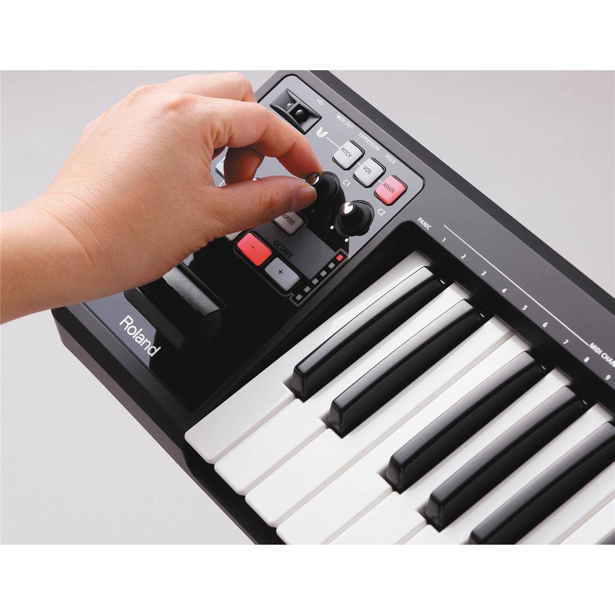 Amazon.com: Roland Lightweight 49-Key MIDI Keyboard Controller