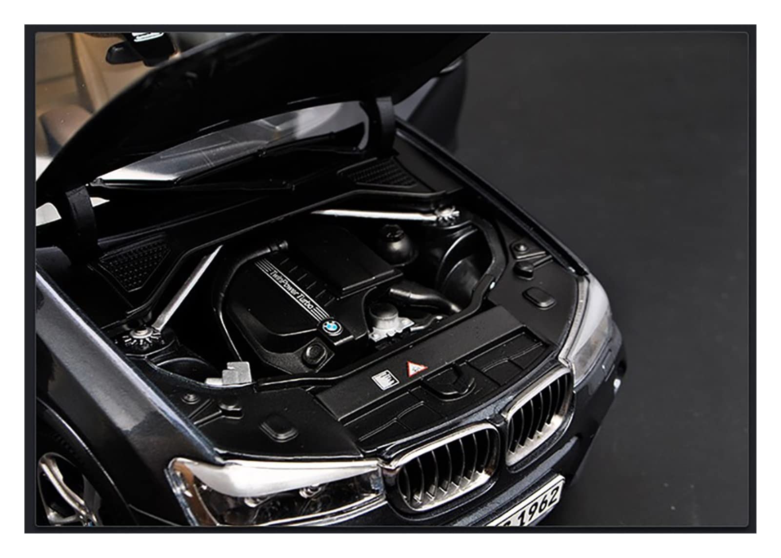 Amazon | ミニカー スケールモデルカー ブティック1：18 BMW X4 SUV