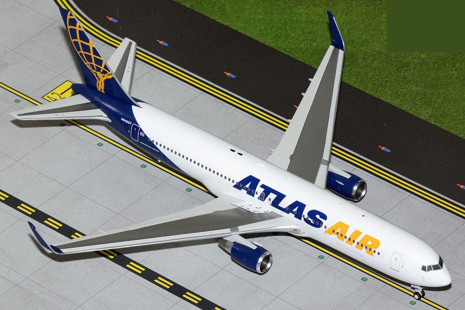 Amazon.com: GeminiJets G2GTI1196 Atlas Air Boeing 767-300ER N649GT