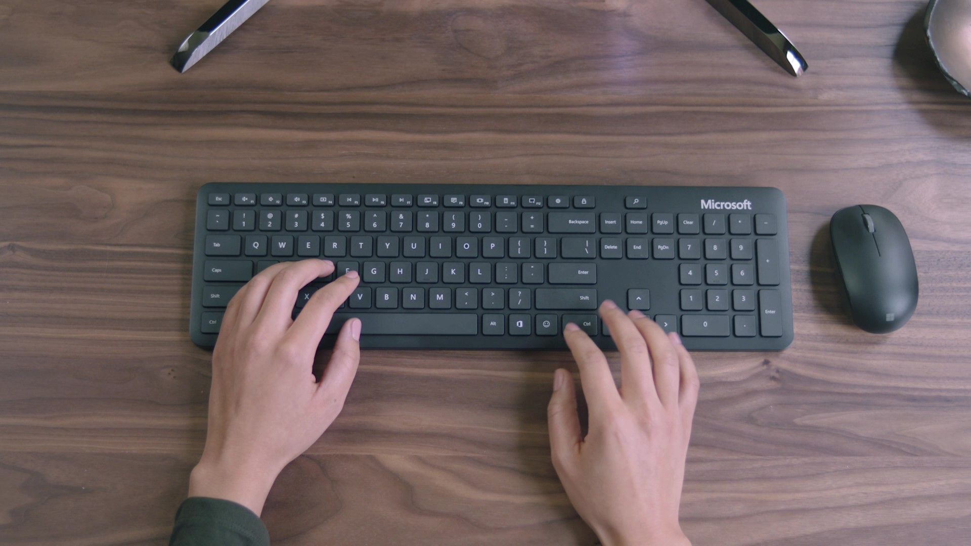 Amazon.co.jp: マイクロソフト Bluetooth デスクトップ キーボード