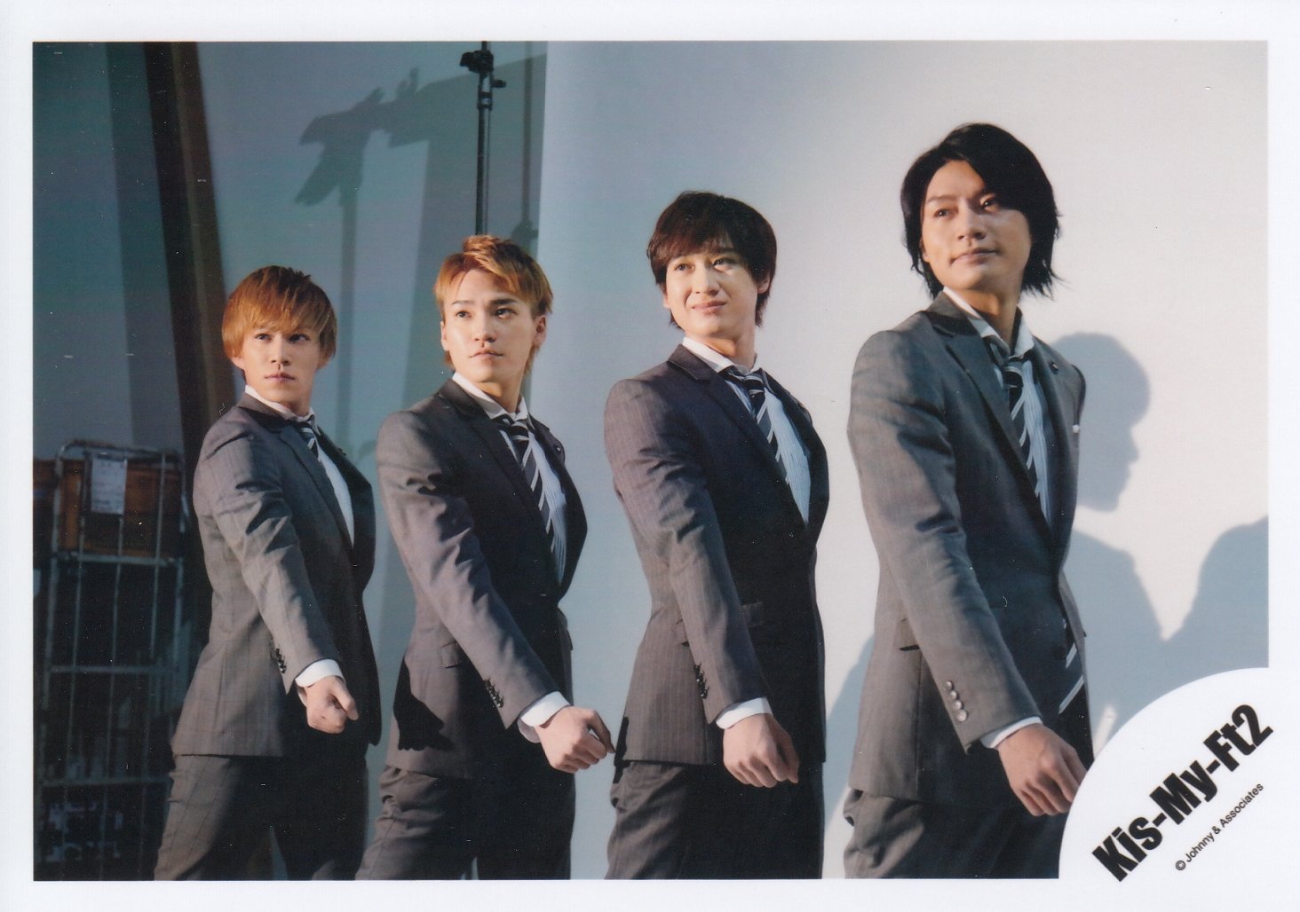 Amazon.co.jp: Kis-My-Ft2 公式 生 写真（舞祭組）KIA00070 : おもちゃ