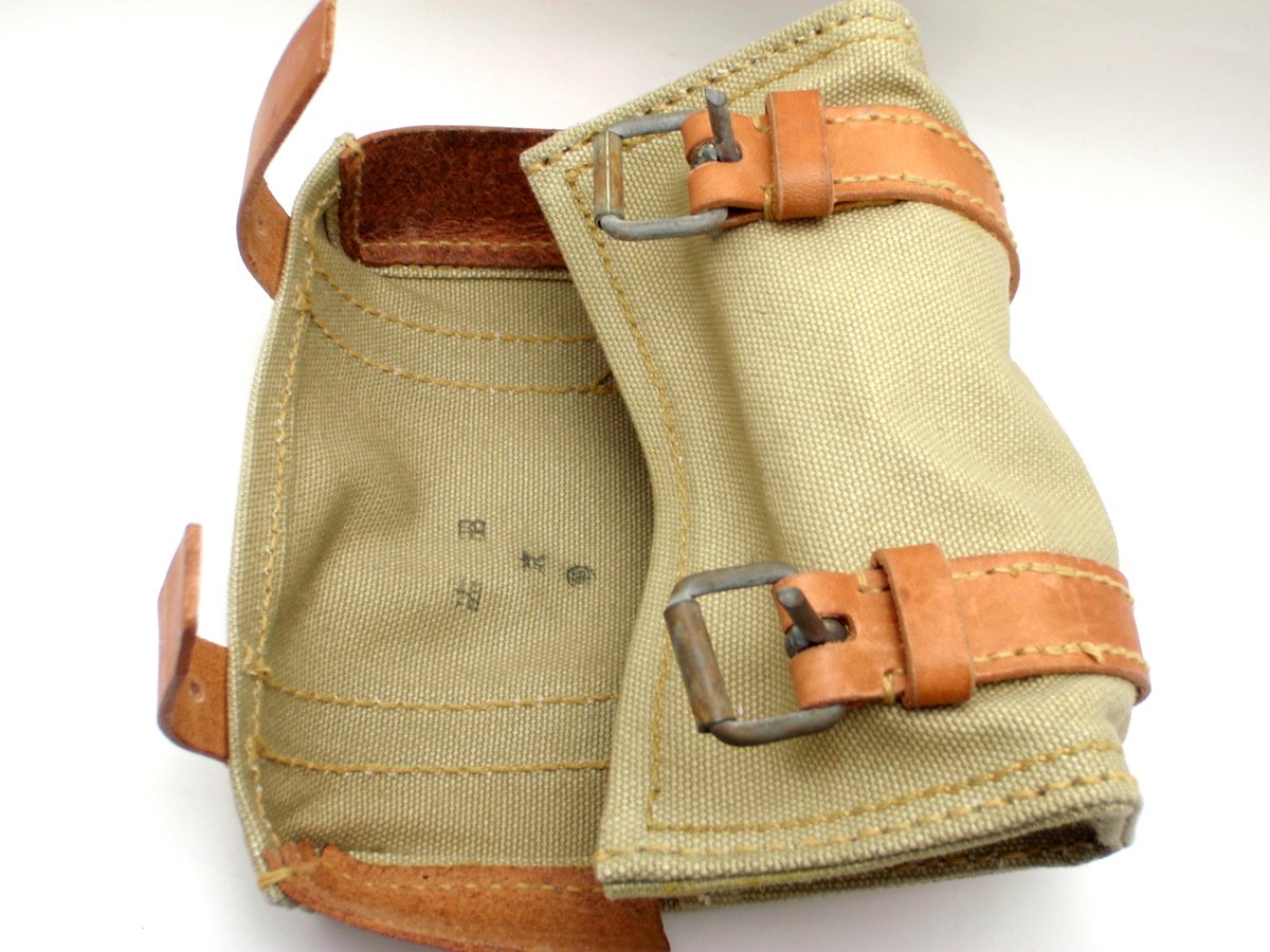 Amazon | 日本軍 十一年式軽機関銃用 前盒 弾薬嚢 複製品 | ダンプ
