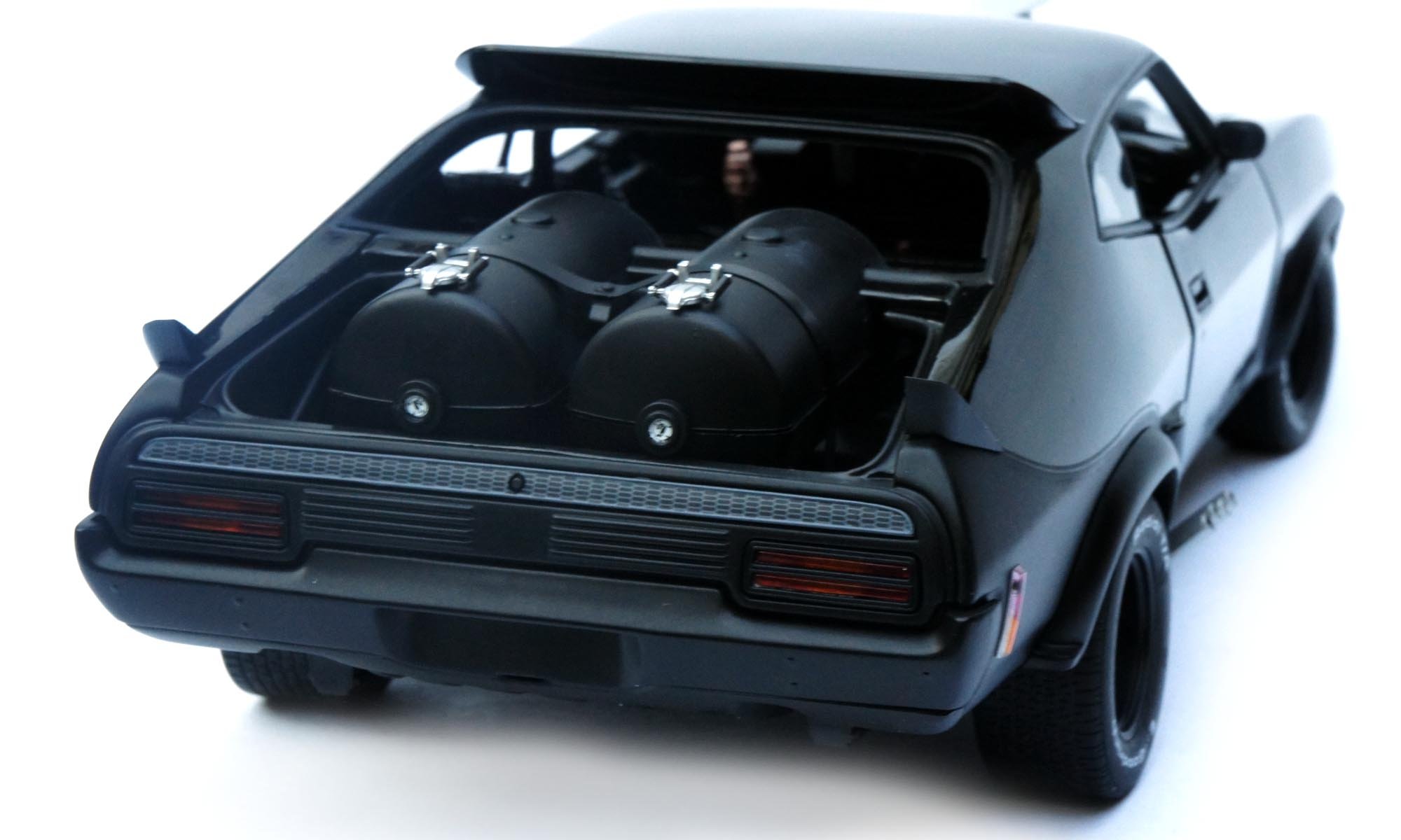 Amazon.co.jp: AUTOart 1/18 ムービーシリーズ マッドマックス ザ