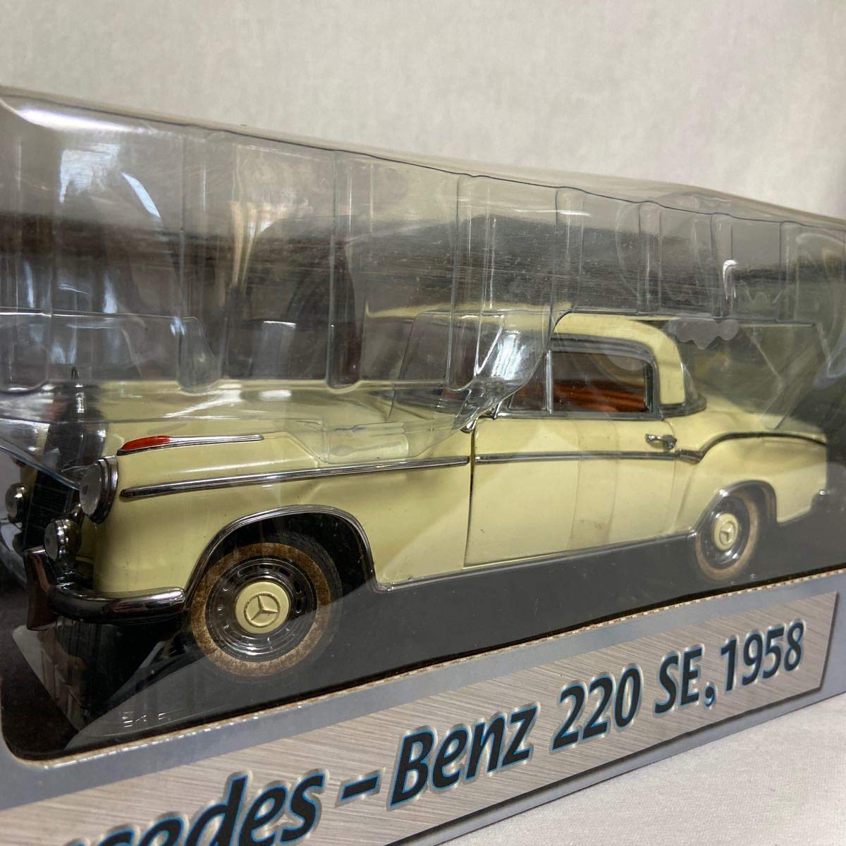 Amazon | 希少 Sun Star 1/18 Mercedes Benz 220 SE 1958 メルセデス